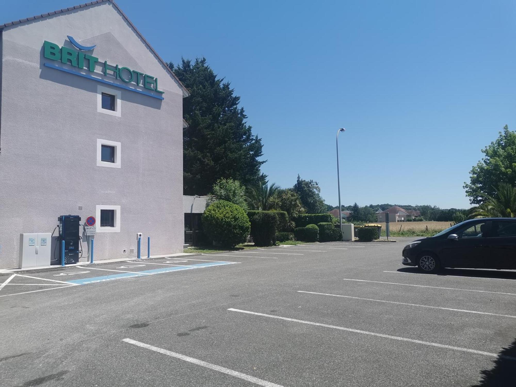 Brit Hotel Confort Pau Lons Dış mekan fotoğraf