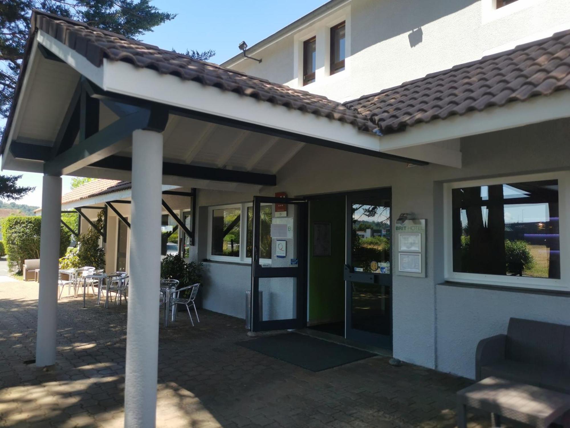 Brit Hotel Confort Pau Lons Dış mekan fotoğraf