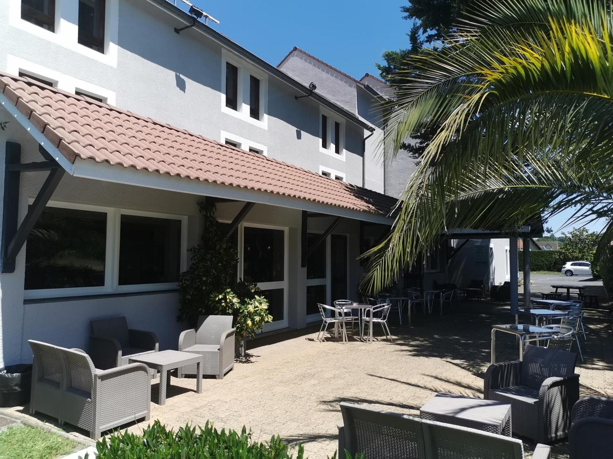 Brit Hotel Confort Pau Lons Dış mekan fotoğraf
