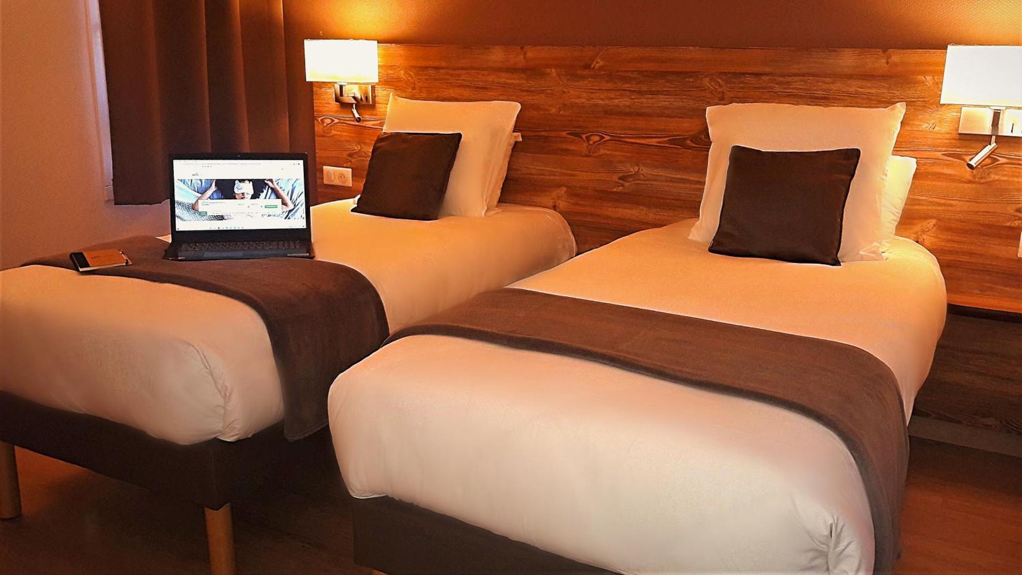 Brit Hotel Confort Pau Lons Dış mekan fotoğraf