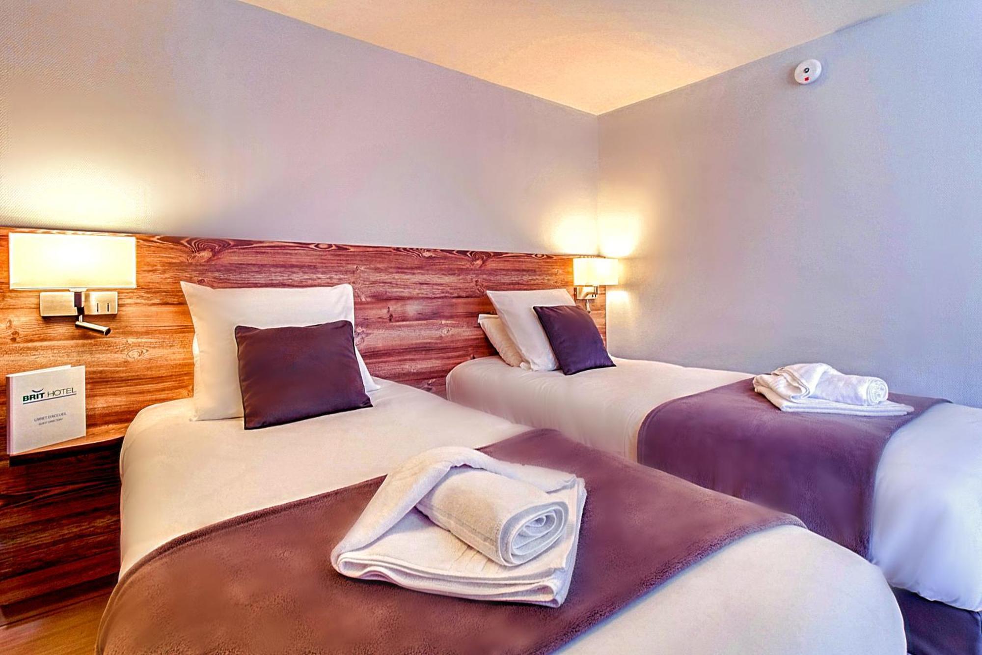 Brit Hotel Confort Pau Lons Dış mekan fotoğraf