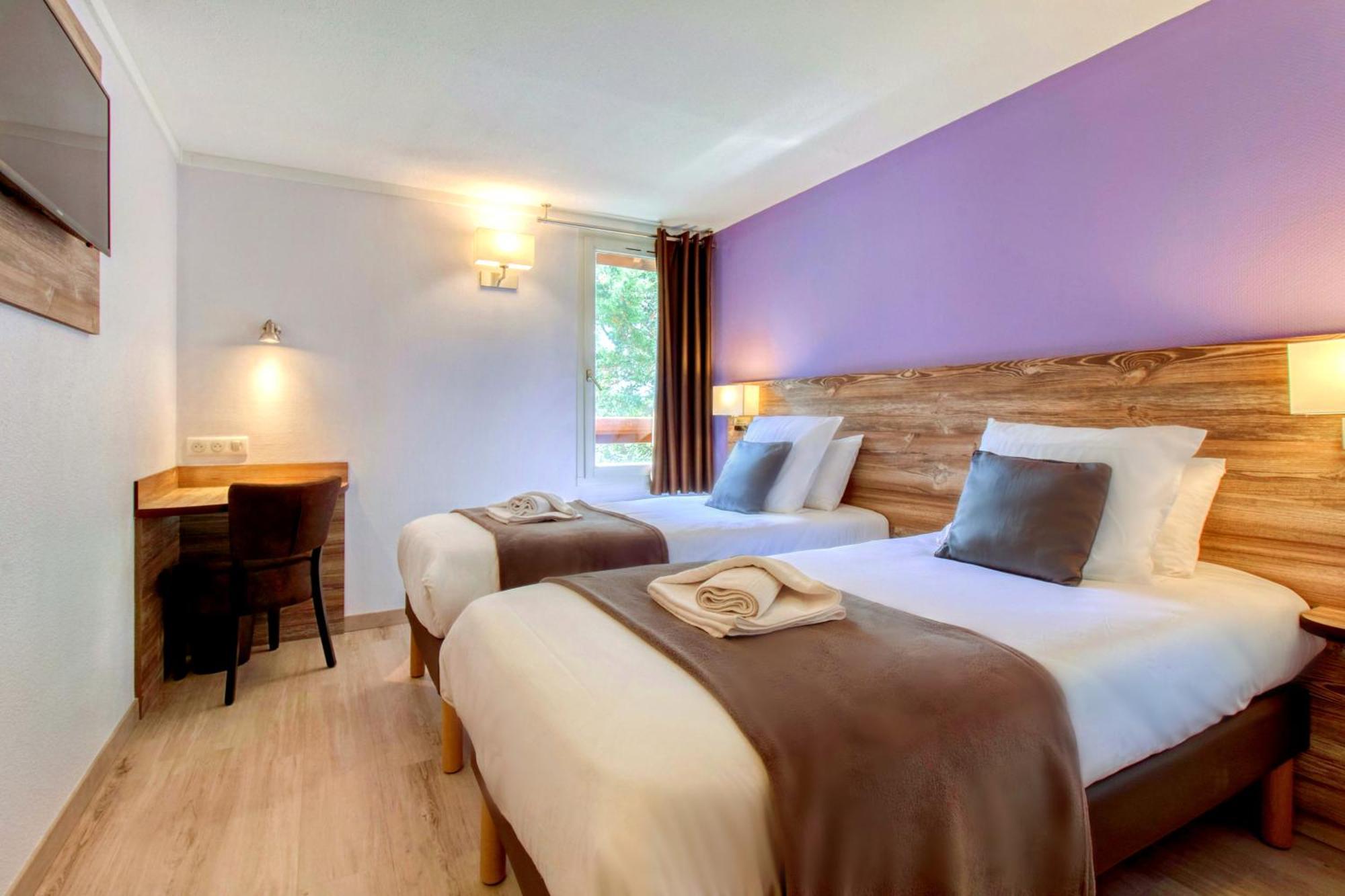 Brit Hotel Confort Pau Lons Dış mekan fotoğraf