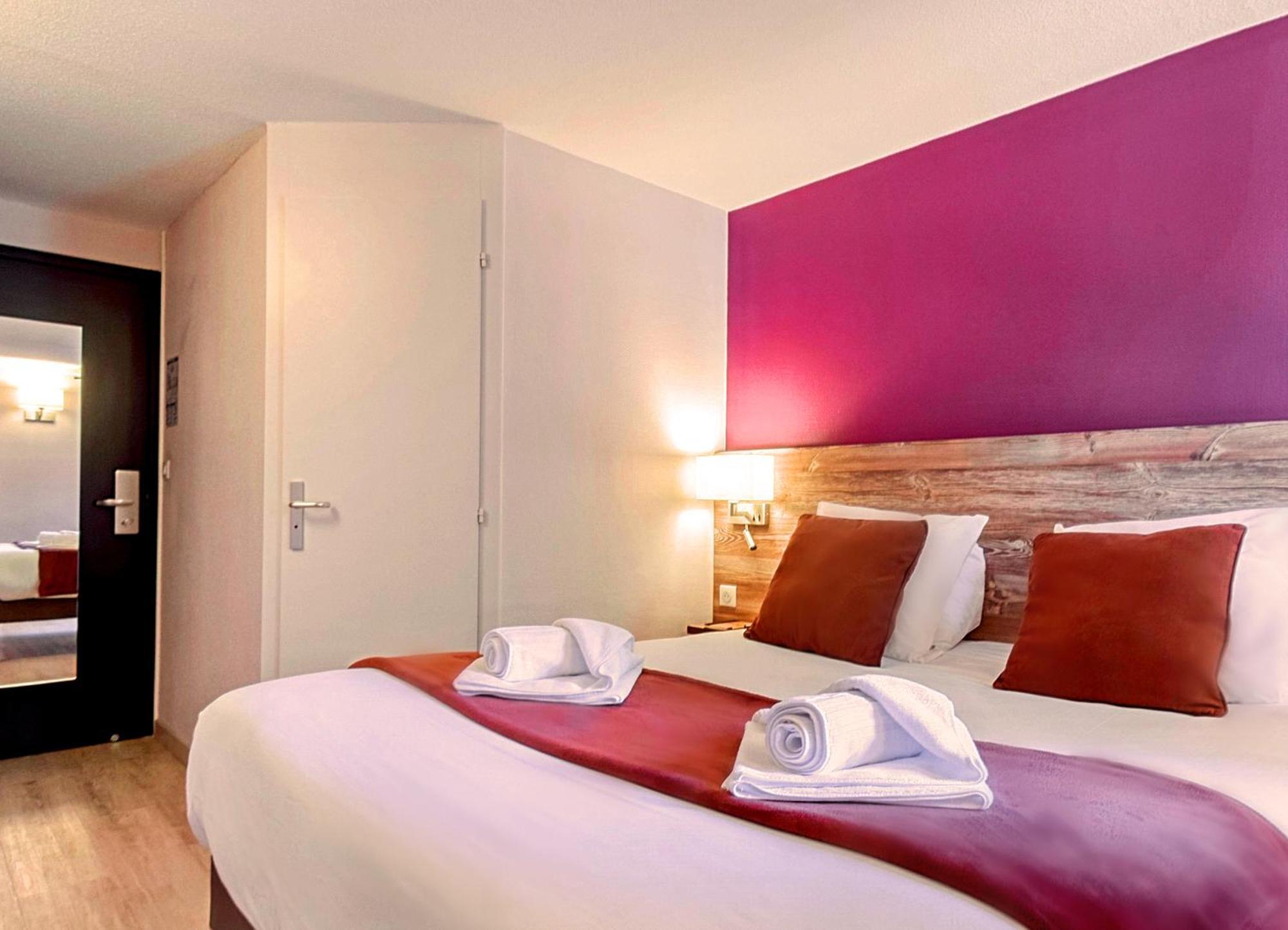 Brit Hotel Confort Pau Lons Dış mekan fotoğraf