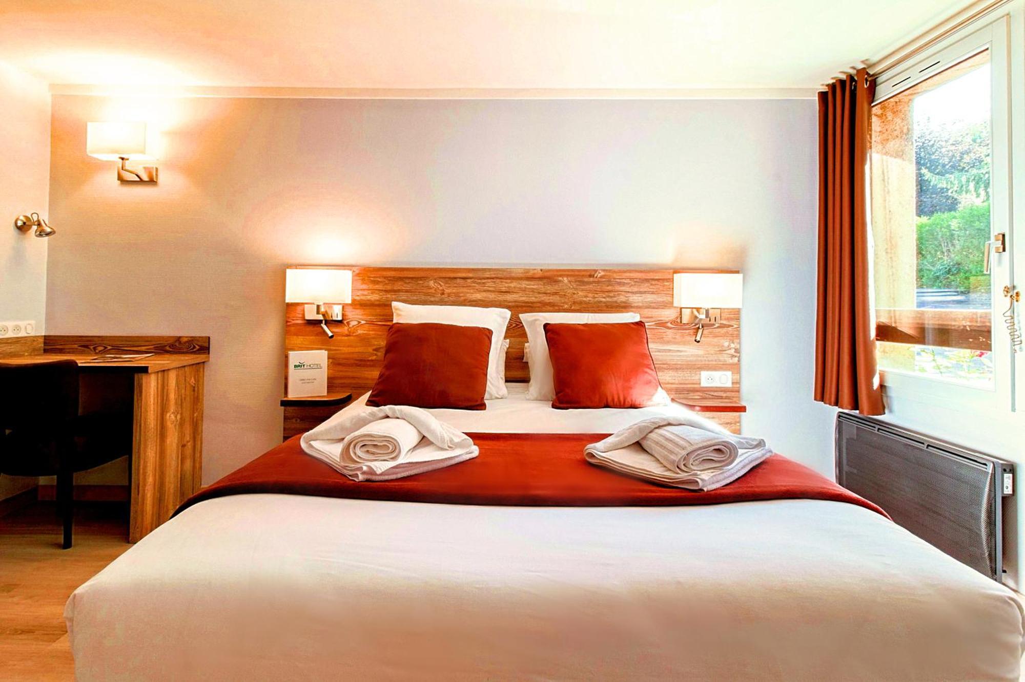 Brit Hotel Confort Pau Lons Dış mekan fotoğraf
