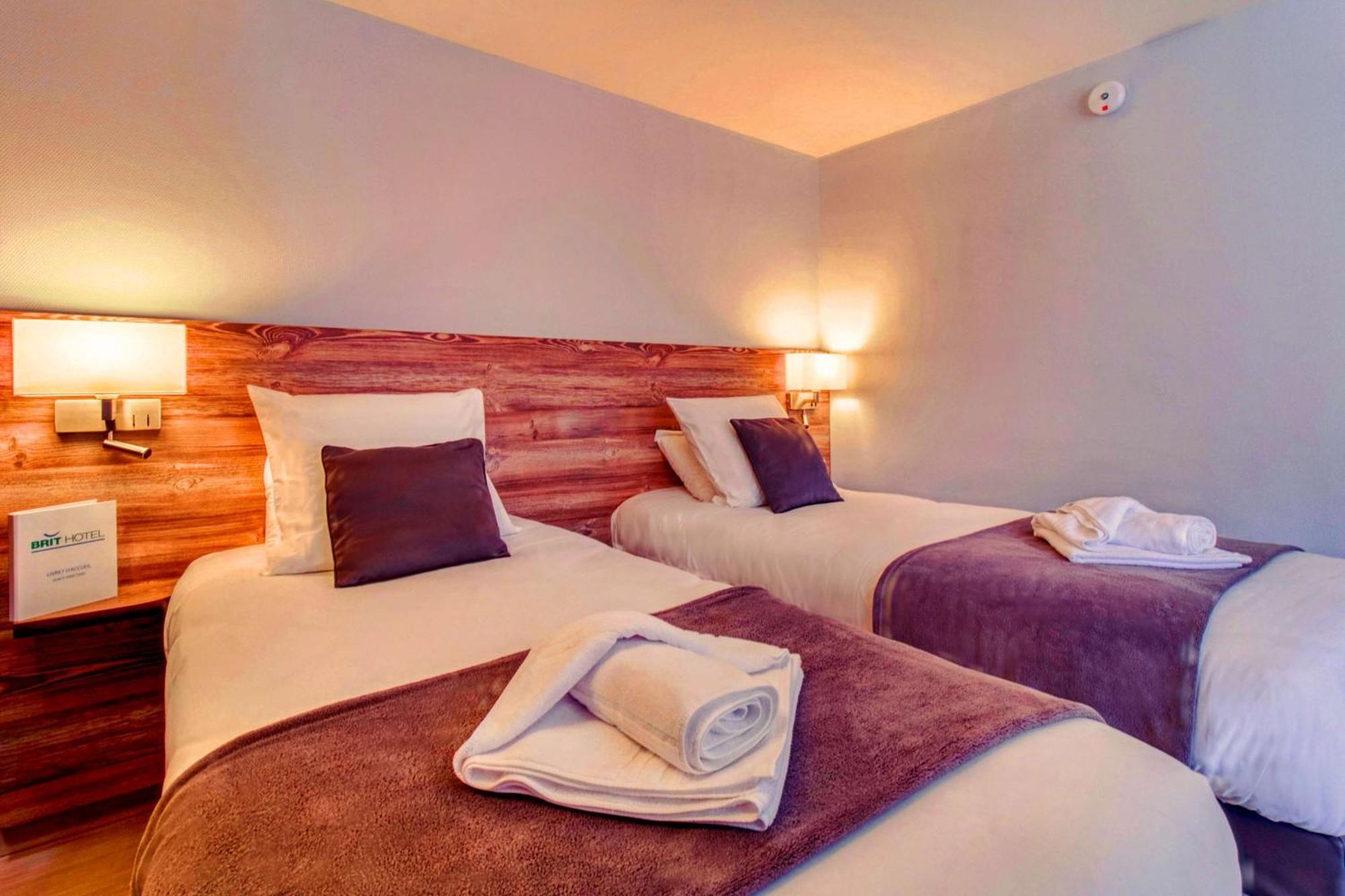 Brit Hotel Confort Pau Lons Dış mekan fotoğraf
