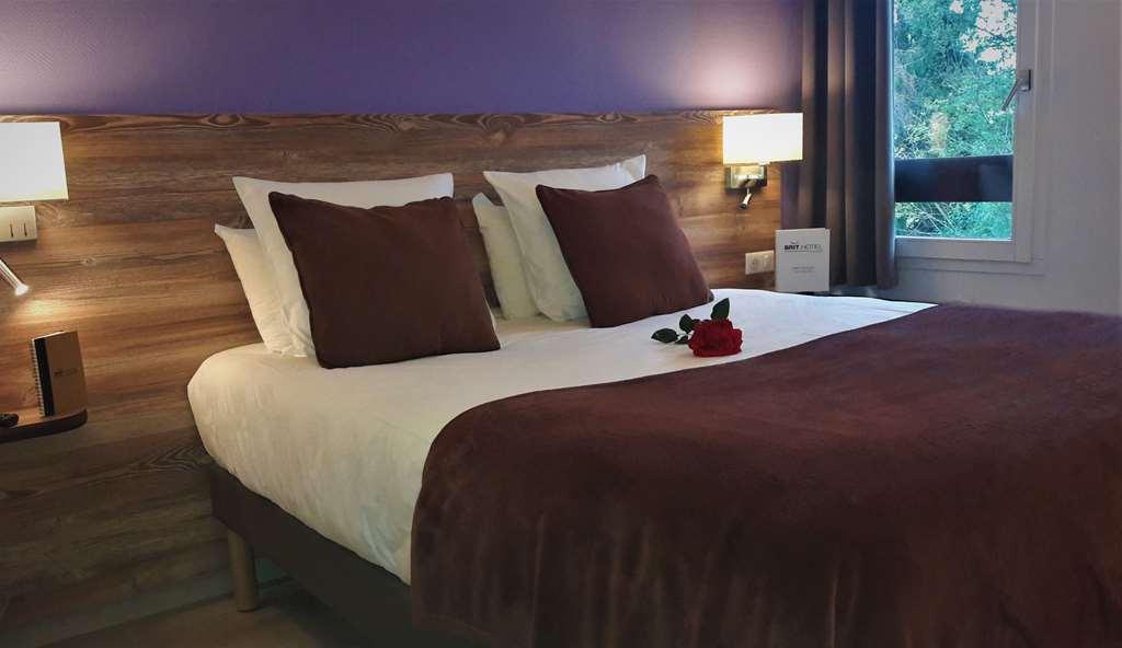 Brit Hotel Confort Pau Lons Oda fotoğraf