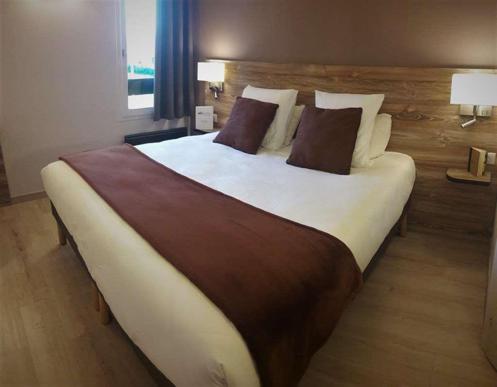 Brit Hotel Confort Pau Lons Oda fotoğraf