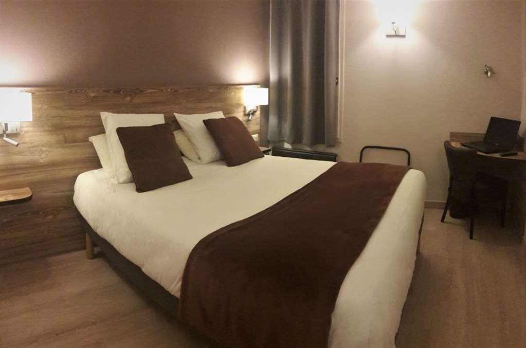Brit Hotel Confort Pau Lons Oda fotoğraf