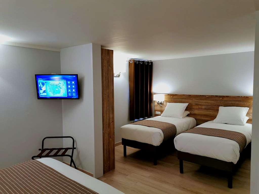 Brit Hotel Confort Pau Lons Oda fotoğraf