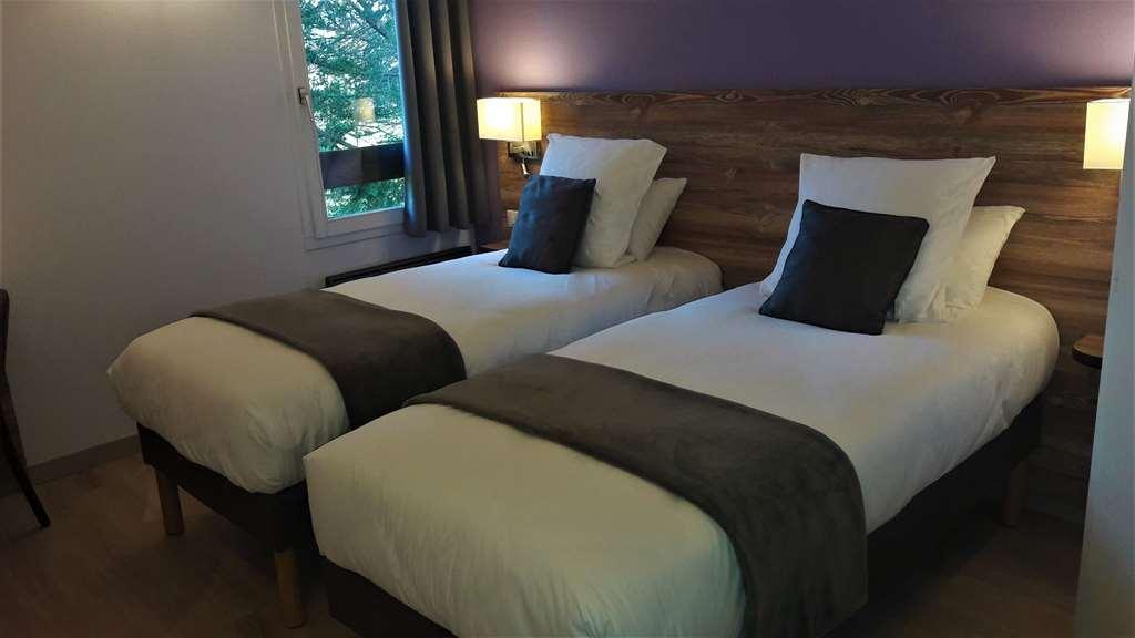 Brit Hotel Confort Pau Lons Oda fotoğraf