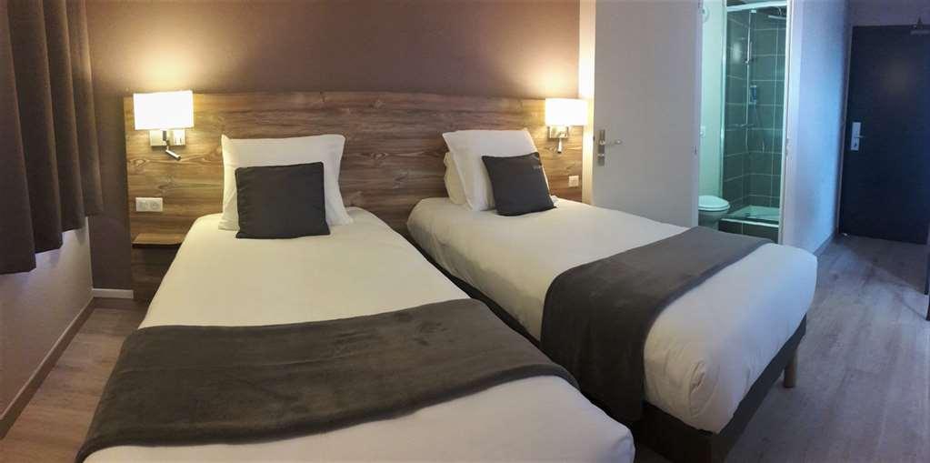 Brit Hotel Confort Pau Lons Oda fotoğraf