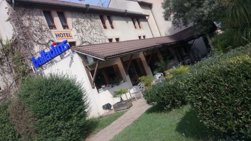 Brit Hotel Confort Pau Lons Dış mekan fotoğraf
