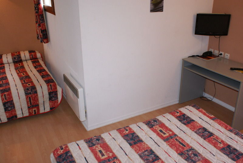 Brit Hotel Confort Pau Lons Dış mekan fotoğraf
