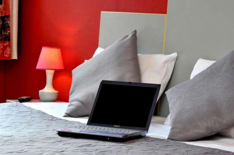 Brit Hotel Confort Pau Lons Oda fotoğraf